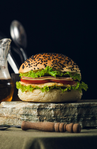 Hamburger, ăn vặt, thức ăn nhanh, snacks, fast food- Yuan Cao 1