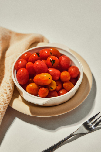 Cà chua, khăn, thìa, tomatoes, napkin, spoon - Yuan Cao