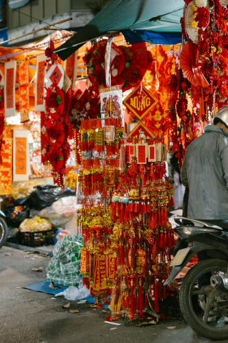 Trang trí, Tết, Tết Nguyên Đán, mua sắm, chợ tết, đèn lồng, câu chúc, decorations, Tet, Lunar New Year, shopping, Tet market, lanterns- HONG SON 18