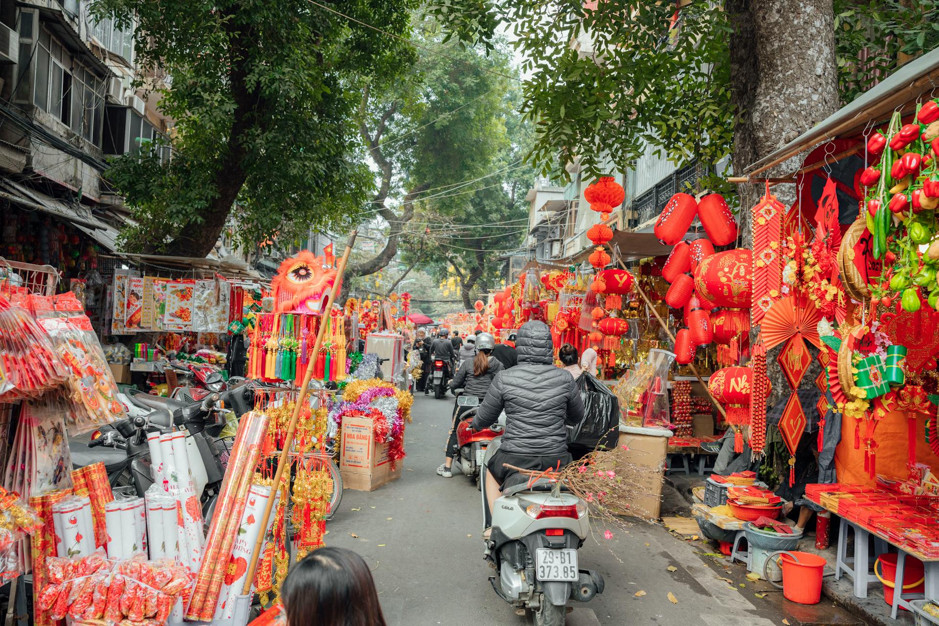 Trang trí, Tết, Tết Nguyên Đán, mua sắm, chợ tết, đèn lồng, câu chúc, decorations, Tet, Lunar New Year, shopping, Tet market, lanterns- HONG SON 6