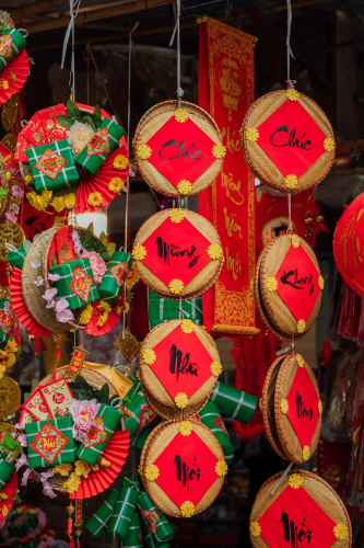 Trang trí, Tết, Tết Nguyên Đán, mua sắm, chợ tết, đèn lồng, câu chúc, decorations, Tet, Lunar New Year, shopping, Tet market, lanterns- HONG SON 9