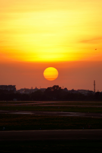 Sân bay, đường băng, hoàng hôn, trời, airport, runway, sunset, sky - Tuan Vy
