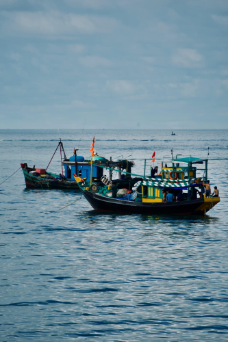 Thuyền, biển, trời, boat, sea, sky - Tuan Vy