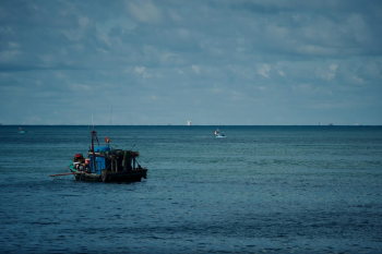Thuyền, biển, trời, boat, sea, sky - Tuan Vy
