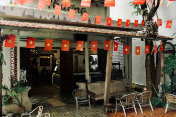 Cờ, lá cờ, cờ Việt, nhà, flag, Vietnamese flag, house - Tuan Vy