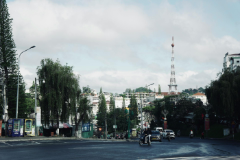 Đường phố, xe cộ, đèn giao thông, streets, vehicles, traffic lights- Tuan Vy