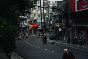 Đường phố, xe cộ, đèn giao thông, streets, vehicles, traffic lights- Tuan Vy