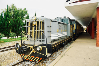 Xe lửa, ga tàu, trains, train stations - Tuan Vy