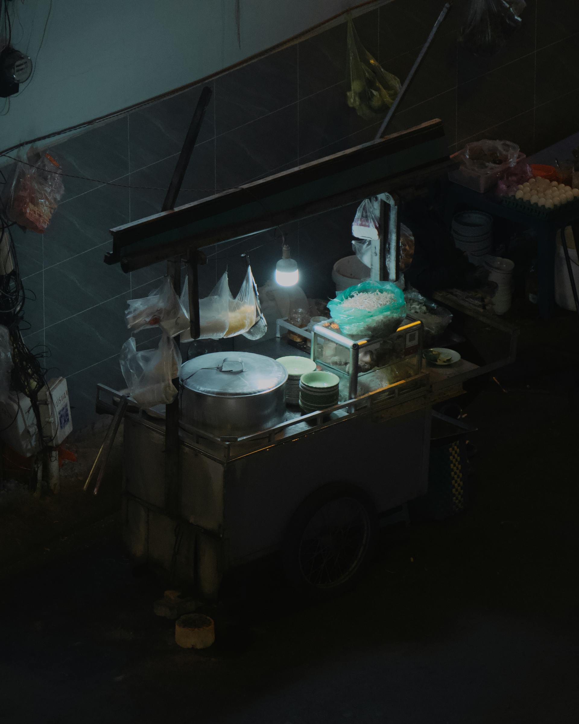 Hàng rong, đường phố, xe đẩy, street vendors, street stalls, pushcarts - Tuan Vy