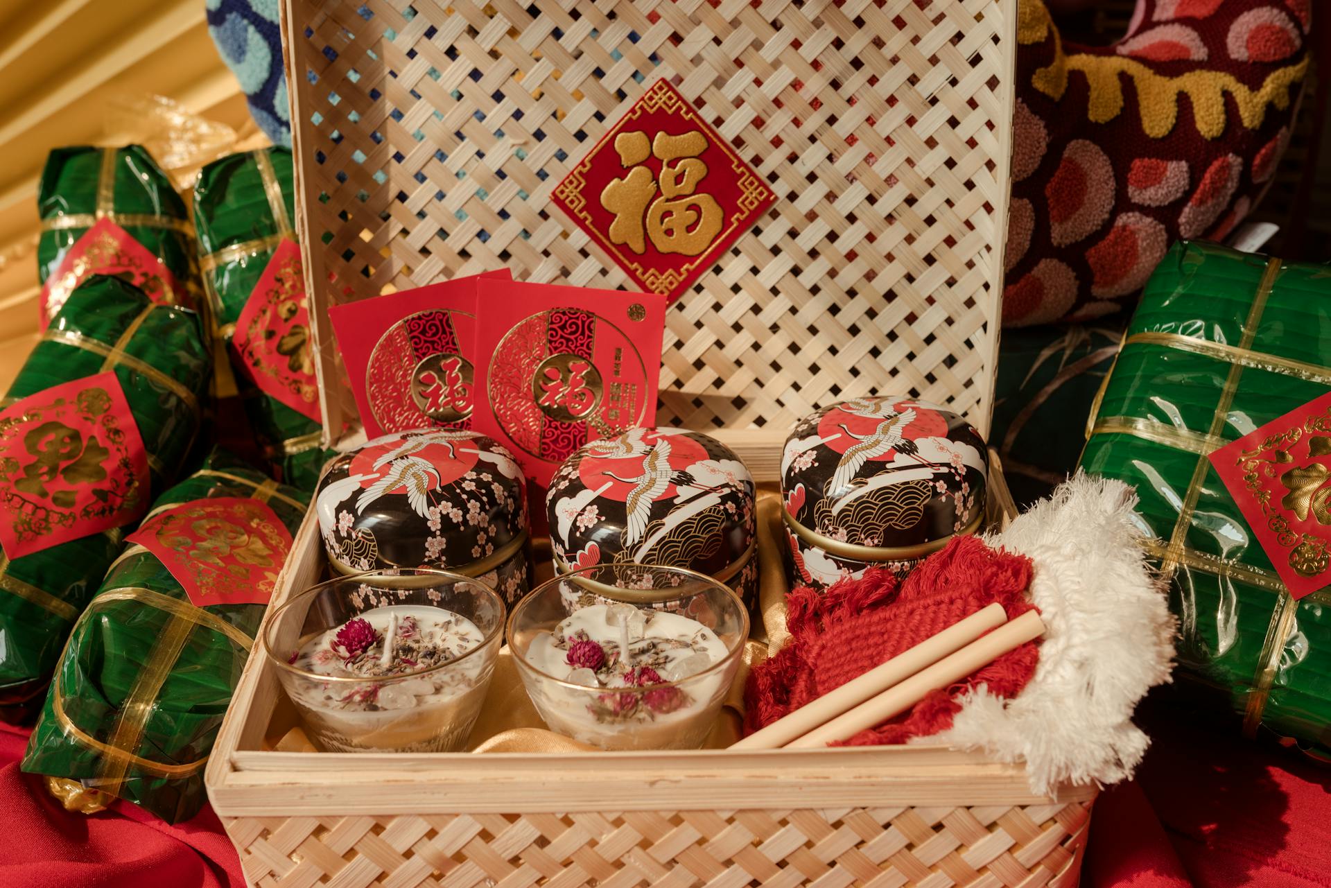 Nến, quà, Tết, Tết Nguyên Đán, candles, gifts, Tet, Lunar New Year- Van Trang Ho 3