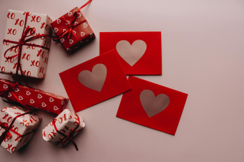 Hộp quà, thiệp, valentine - alleksana 1