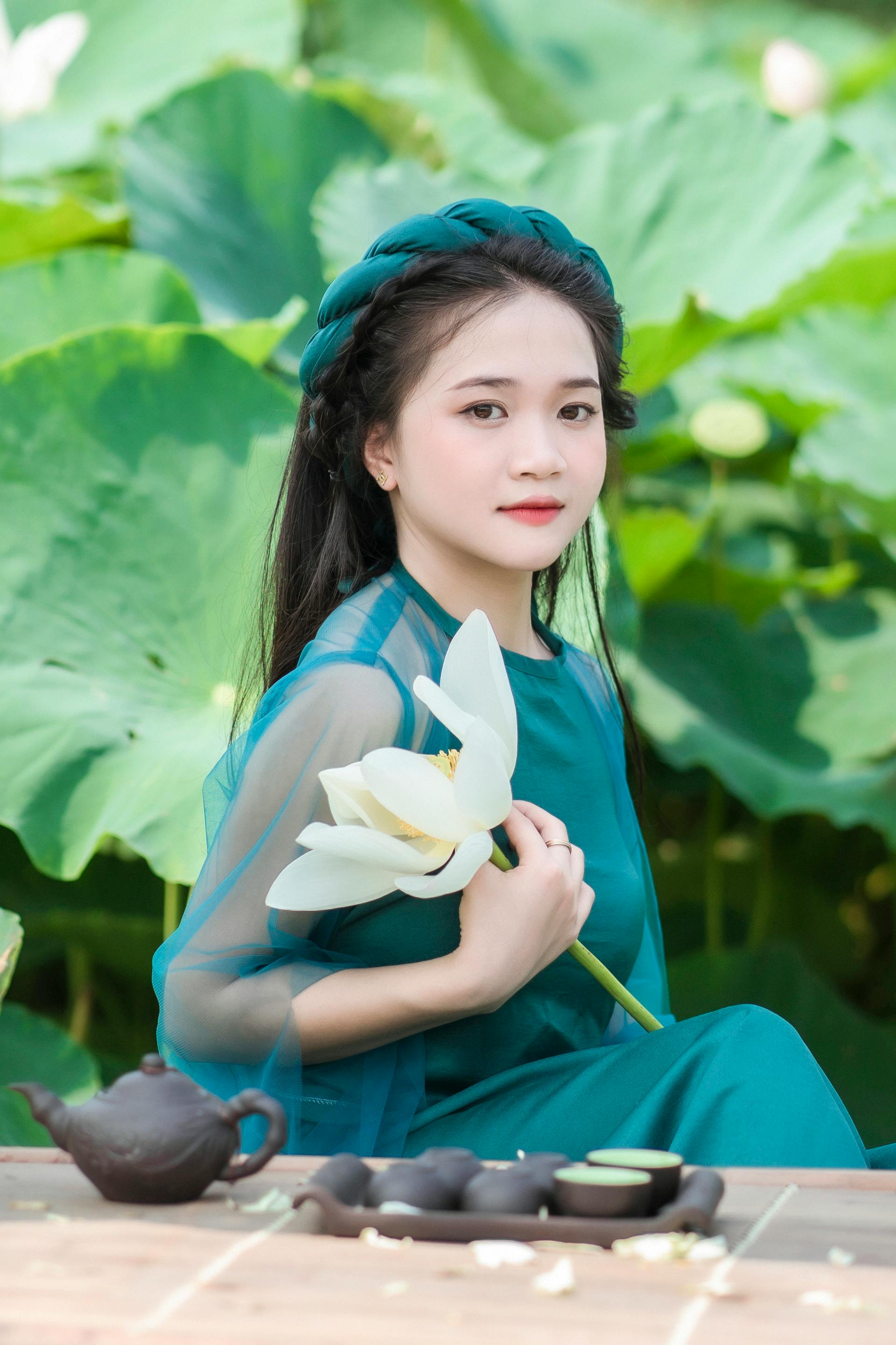 Con gái, girl, áo dài, trang phục truyền thống - chungtothichchupanh 3