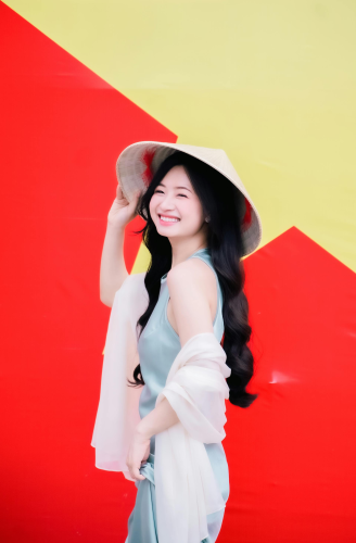 Con gái, girl, lá cờ Viêt Nam, nón lá, truyền thống, tết, xuân, spring, Việt Nam, Hà Nội, Phố cổ - Quí Nguyễn 19