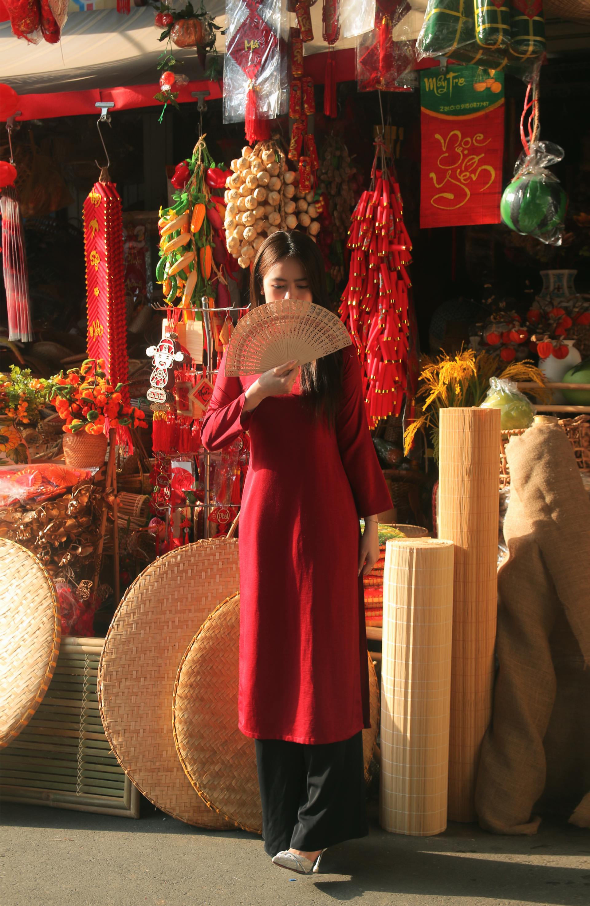 Áo dài, áo dài Việt Nam, áo dài màu đỏ, con gái, girl, truyền thống, tết, xuân, spring, Việt Nam - Bùi Hoàng Long 1