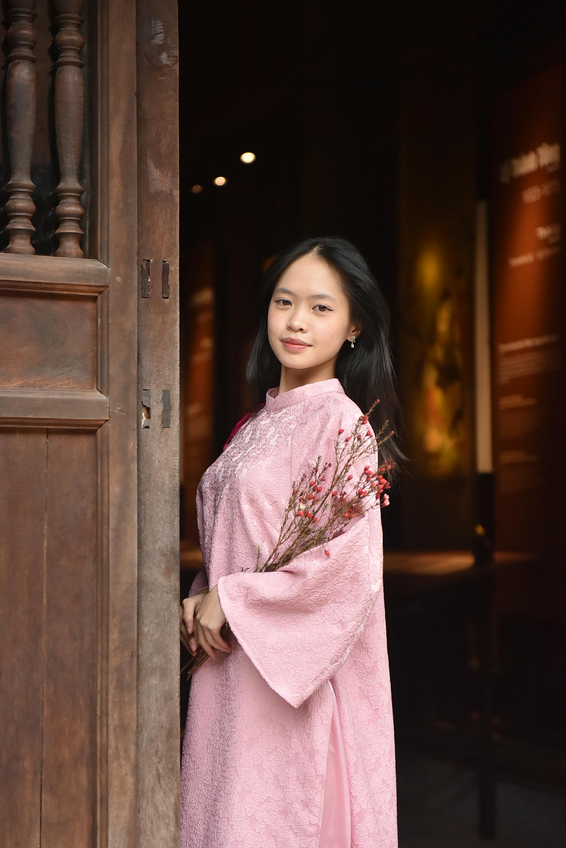 Áo dài, áo dài Việt Nam, áo dài màu hồng, con gái, girl, truyền thống, tết, xuân, spring, Việt Nam - Felix young 3