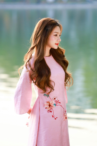 Áo dài, áo dài Việt Nam, áo dài màu hồng, con gái, girl, truyền thống, tết, xuân, spring, Việt Nam, Hà Nội, Hồ Gươm - Hồng Quang Official 3