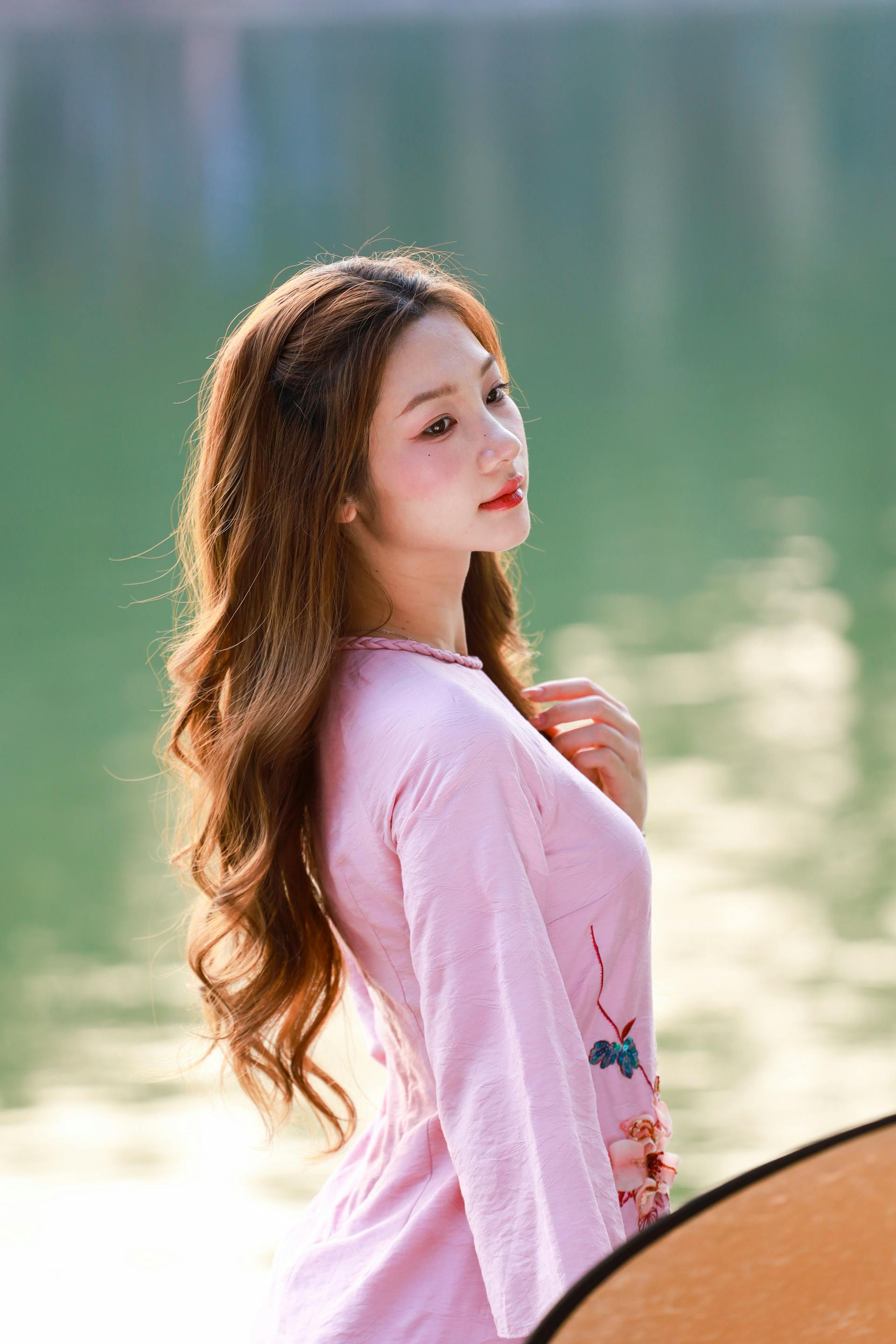 Áo dài, áo dài Việt Nam, áo dài màu hồng, con gái, girl, truyền thống, tết, xuân, spring, Việt Nam, Hà Nội, Hồ Gươm - Hồng Quang Official 1