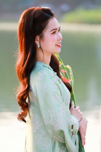Áo dài, áo dài Việt Nam, áo dài màu xanh lá, con gái, girl, truyền thống, tết, xuân, spring, Việt Nam, Hà Nội, Hồ Gươm - Hồng Quang Official 3