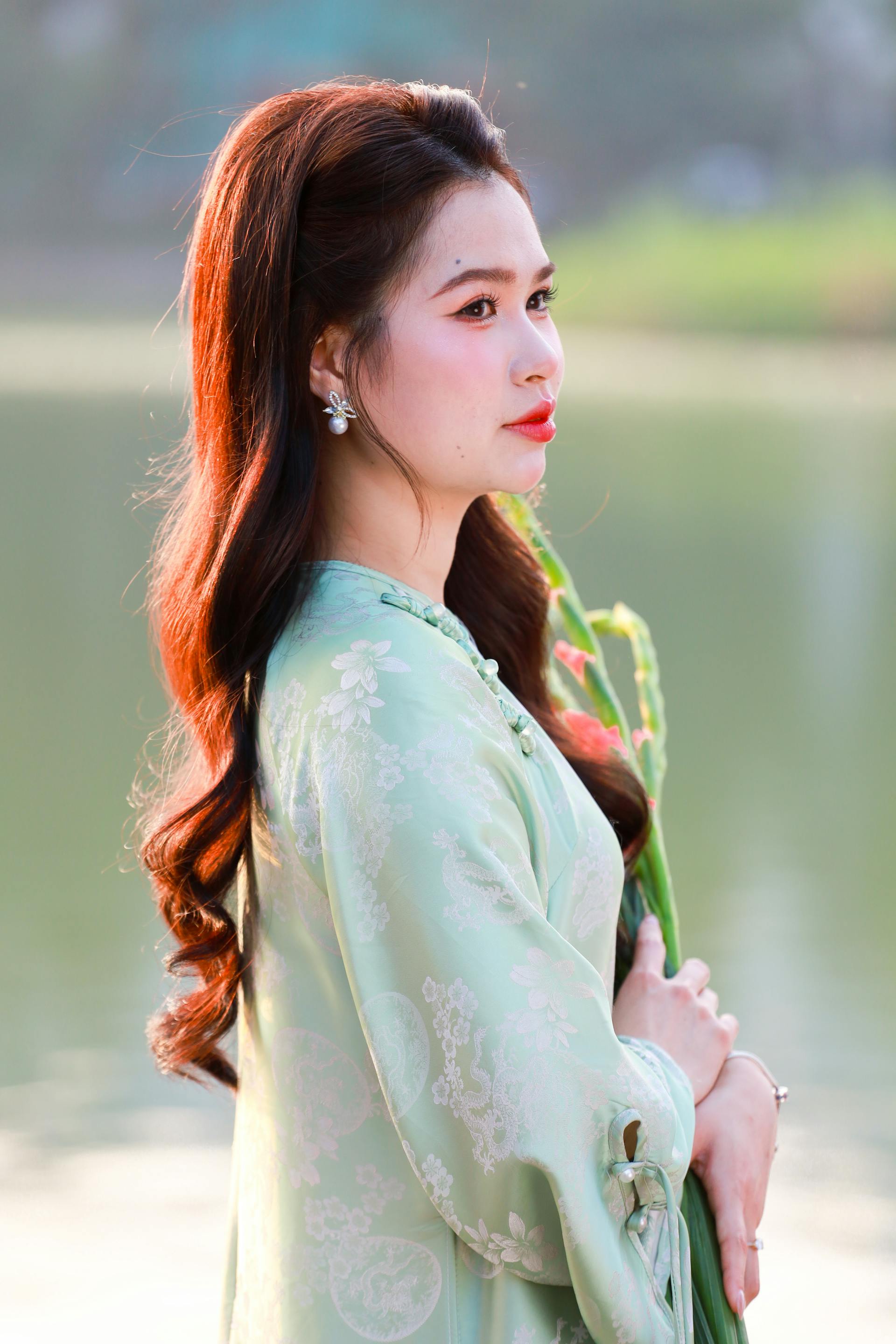 Áo dài, áo dài Việt Nam, áo dài màu xanh lá, con gái, girl, truyền thống, tết, xuân, spring, Việt Nam, Hà Nội, Hồ Gươm - Hồng Quang Official 4