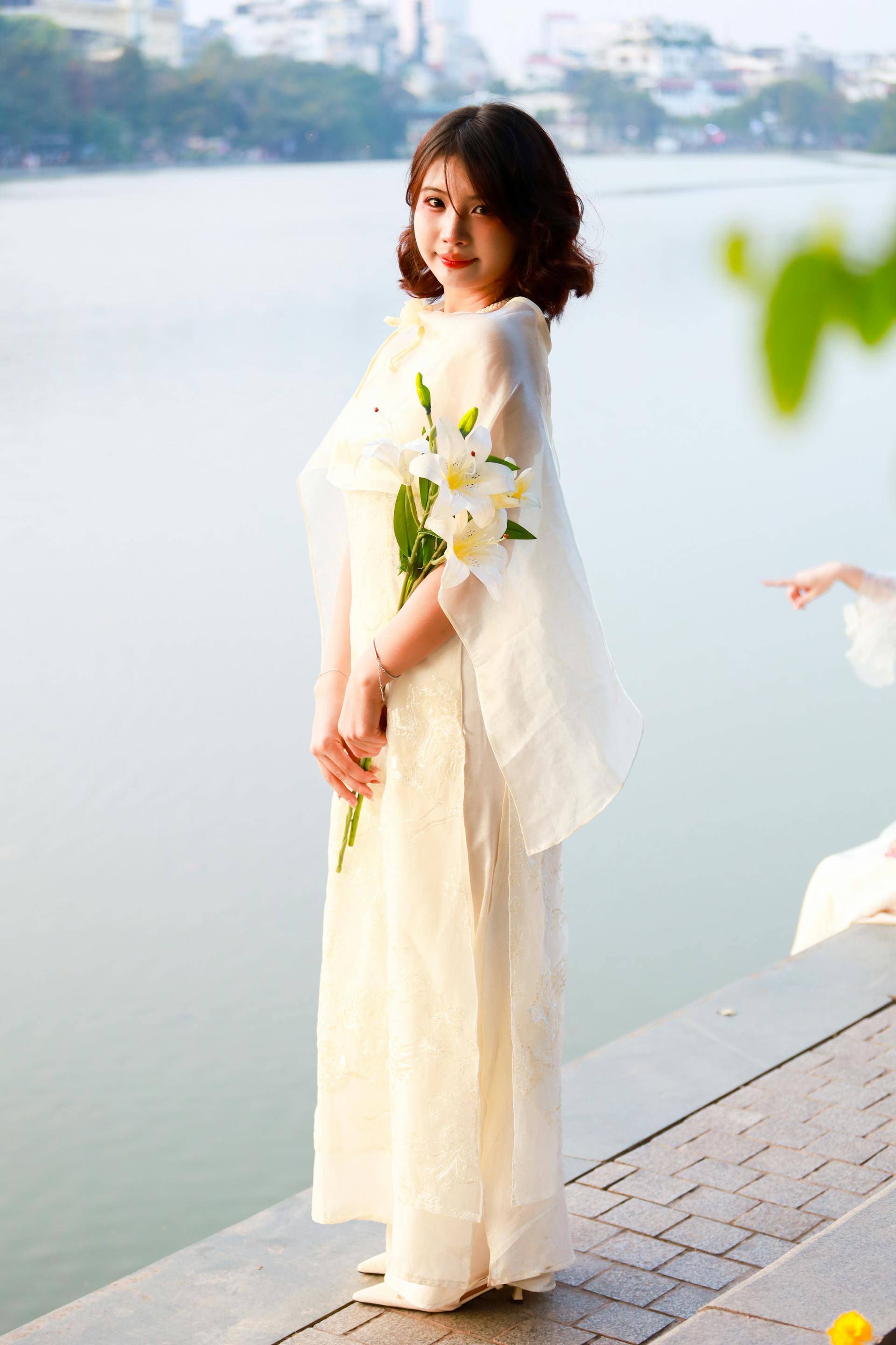 Con gái, girl, váy lụa, truyền thống, tết, xuân, spring, Việt Nam, Hà Nội, Hồ Gươm - Hồng Quang Official 3