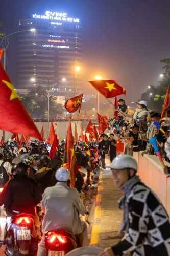 Đi bão, lá cờ Việt Nam, lá cờ, cờ đỏ sao vàng, flag, truyền thống, văn hóa, Việt Nam - Hồng Quang Official 3 16