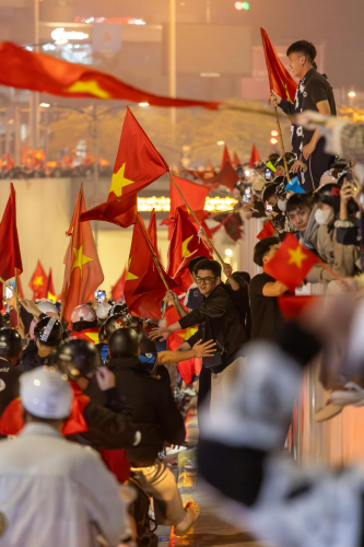 Đi bão, lá cờ Việt Nam, lá cờ, cờ đỏ sao vàng, flag, truyền thống, văn hóa, Việt Nam - Hồng Quang Official 3 15