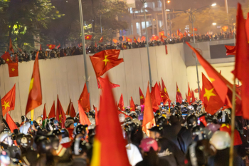 Đi bão, lá cờ Việt Nam, lá cờ, cờ đỏ sao vàng, flag, truyền thống, văn hóa, Việt Nam - Hồng Quang Official 3 9