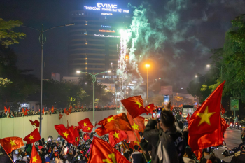 Đi bão, lá cờ Việt Nam, lá cờ, cờ đỏ sao vàng, flag, truyền thống, văn hóa, Việt Nam - Hồng Quang Official 3 8