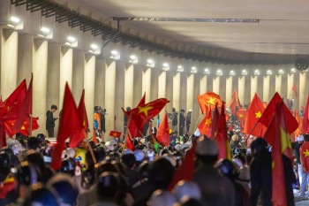Đi bão, lá cờ Việt Nam, lá cờ, cờ đỏ sao vàng, flag, truyền thống, văn hóa, Việt Nam - Hồng Quang Official 3 1