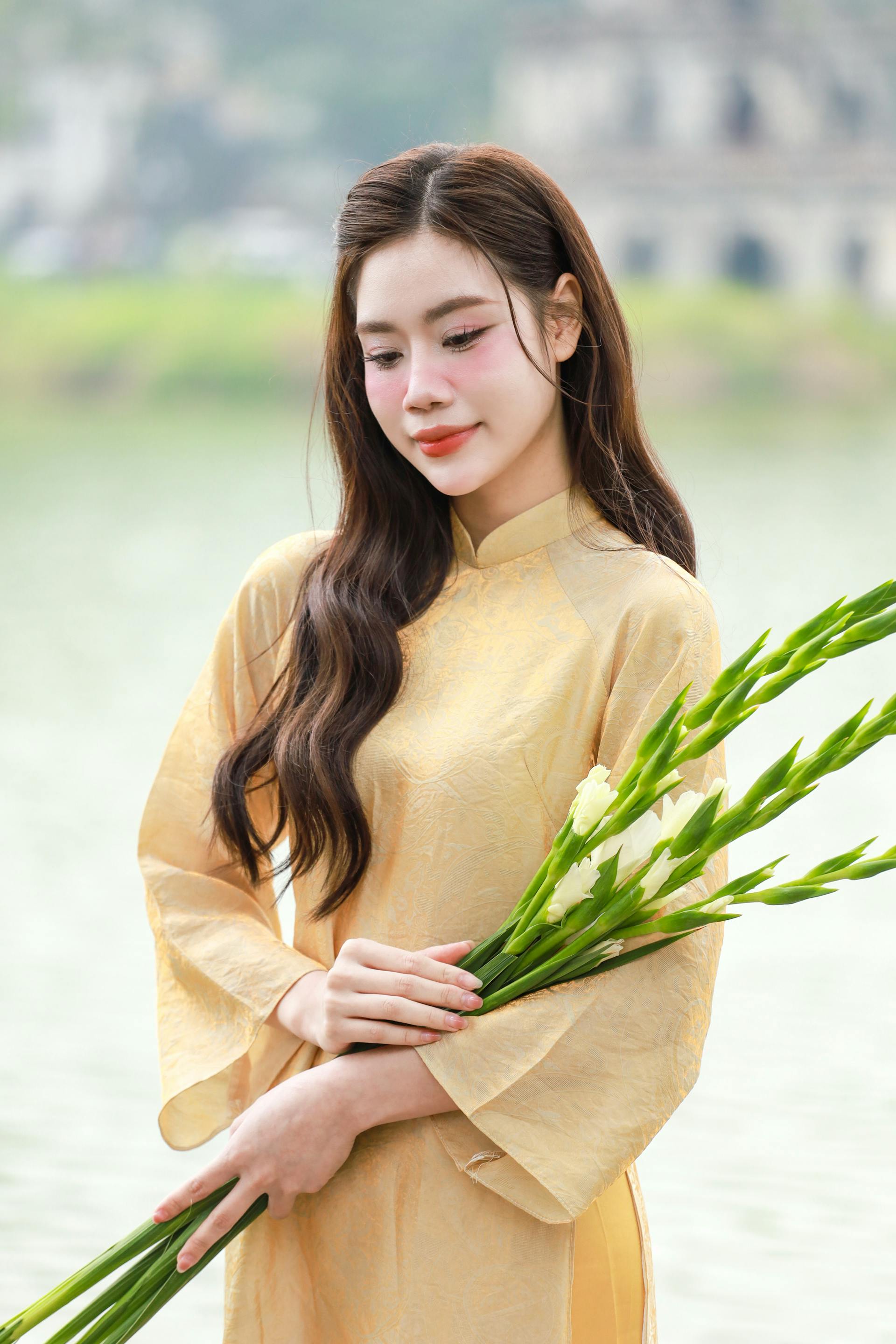 Áo dài, áo dài Việt Nam, áo dài màu vàng, con gái, girl, truyền thống, tết, xuân, spring, Việt Nam, Hà Nội, Hồ Gươm - Hồng Quang Official 3