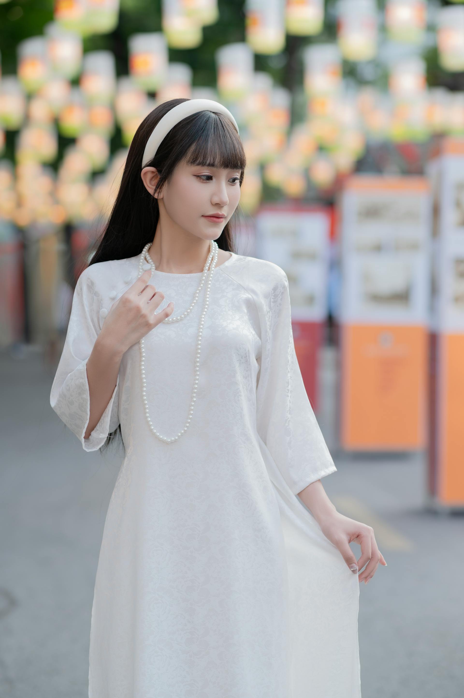 Ái dài, con gái, girl, lá cờ Viêt Nam, nón lá, truyền thống, tết, xuân, spring, Việt Nam, Hà Nội, Phố cổ - lVu image 12