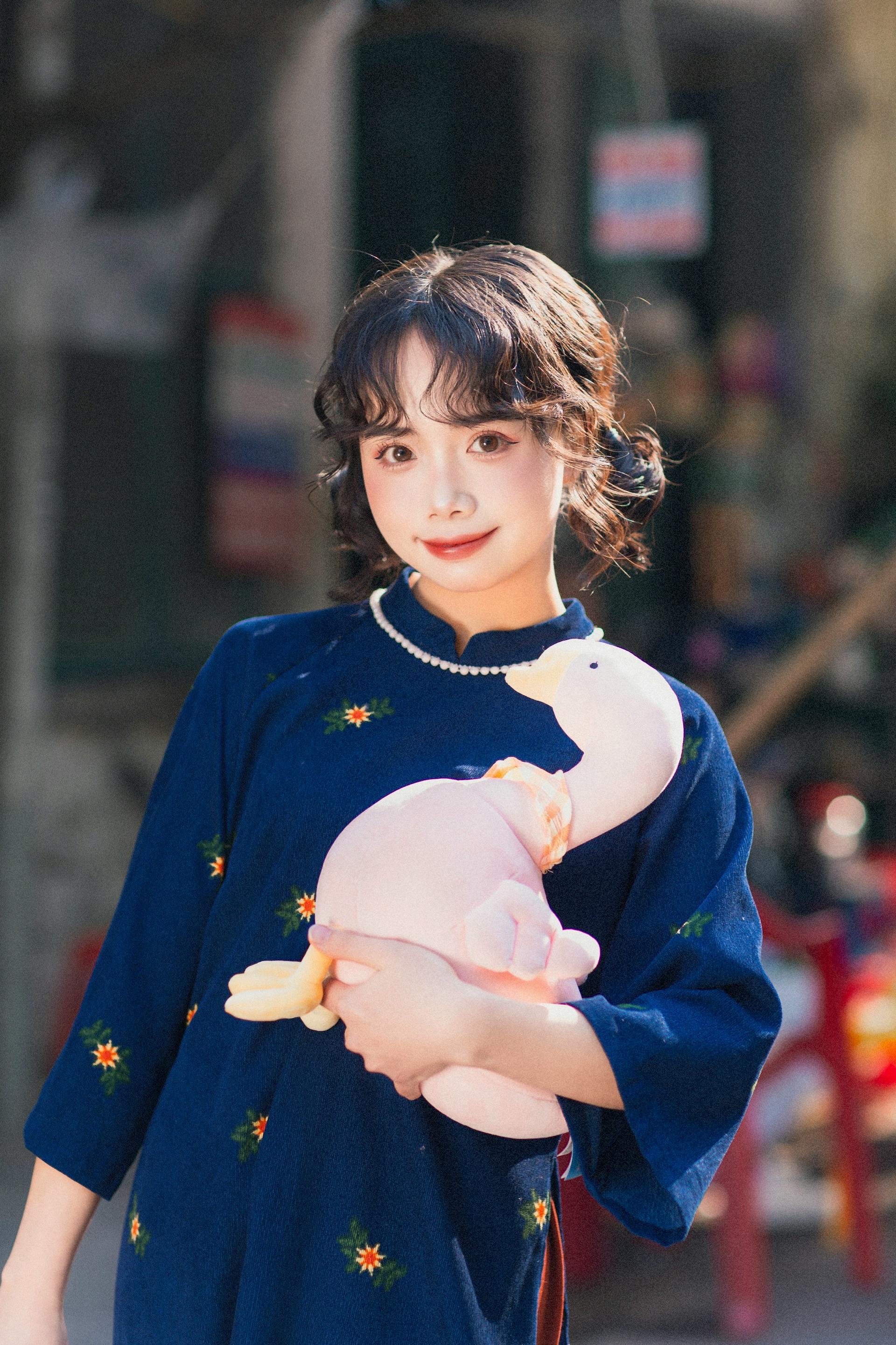 Áo dài, áo dài Việt Nam, áo dài màu xanh dương, con gái, girl, truyền thống, tết, xuân, spring, Việt Nam - Mai Anh 2