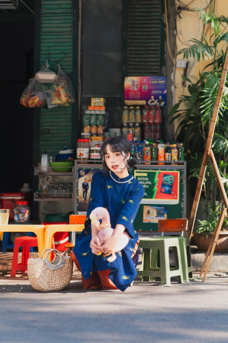 Áo dài, áo dài Việt Nam, áo dài màu xanh dương, con gái, girl, truyền thống, tết, xuân, spring, Việt Nam - Mai Anh