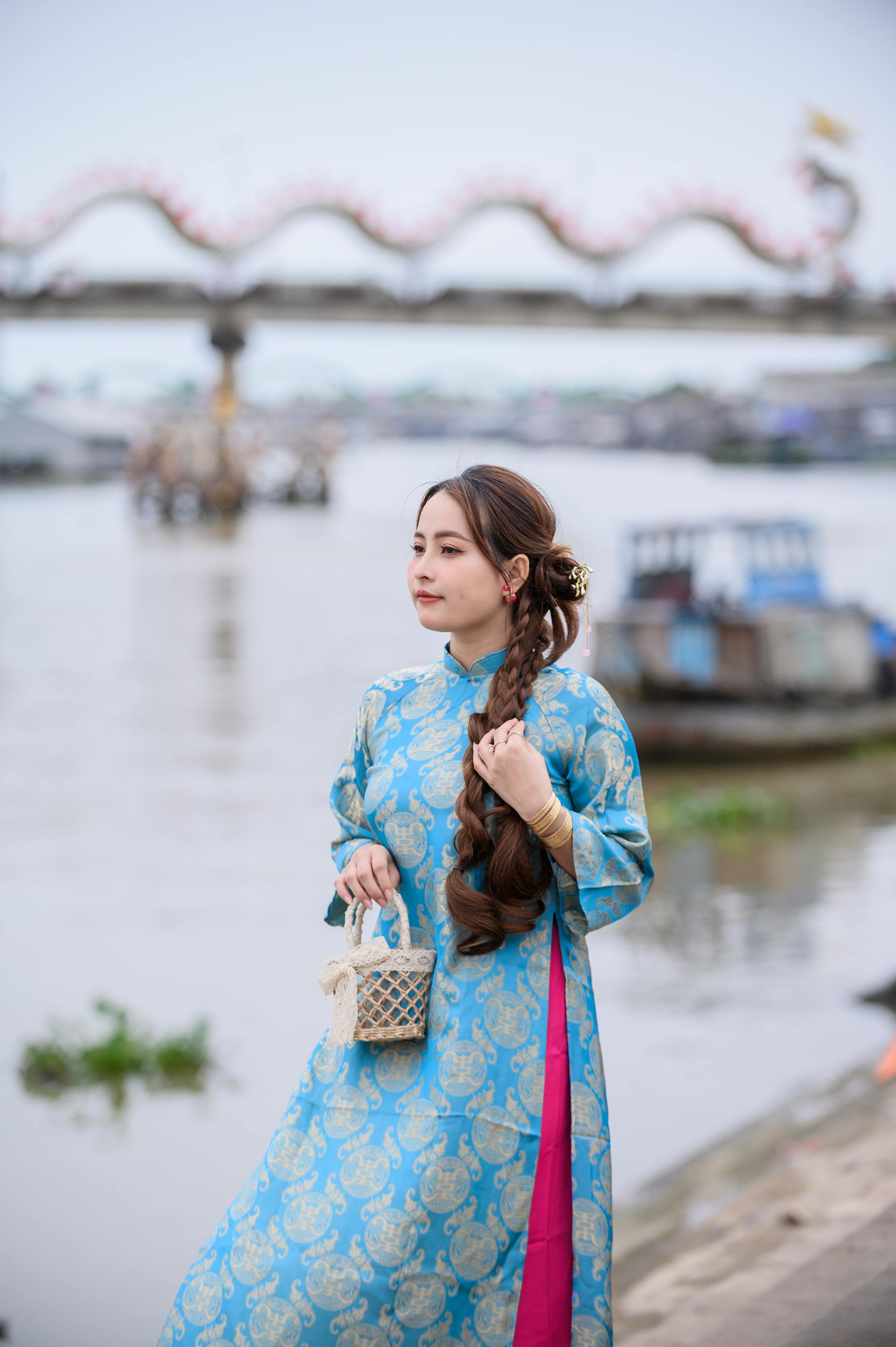 Áo dài, áo dài Việt Nam, áo dài màu xanh dương, con gái, girl, truyền thống, tết, xuân, spring, Việt Nam - MINH VO