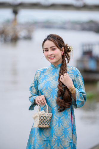 Áo dài, áo dài Việt Nam, áo dài màu xanh dương, con gái, girl, truyền thống, tết, xuân, spring, Việt Nam - MINH VO