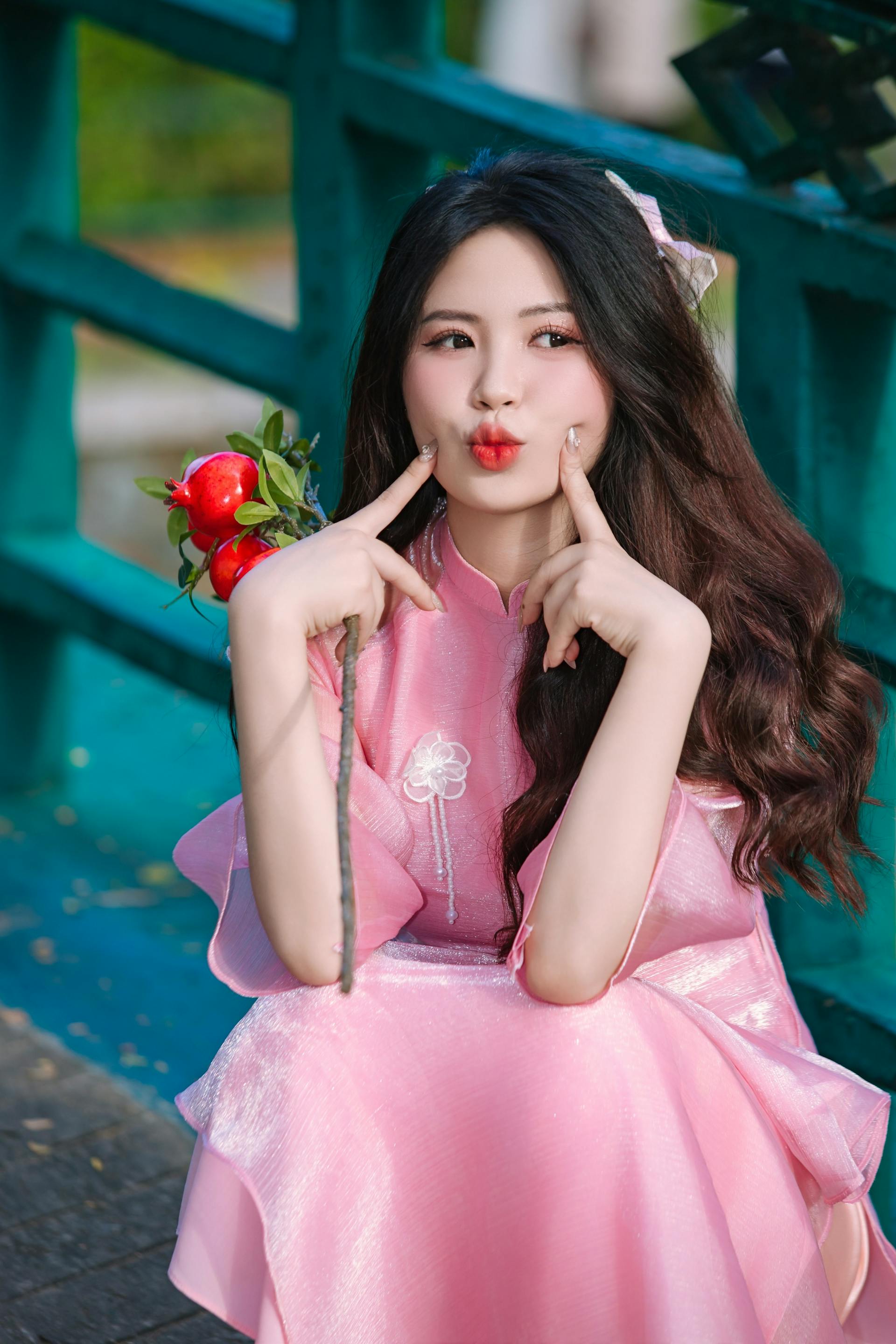 Áo dài hồng, áo dài, tết, xuân, cô gái, con gái ôm hoa, hoa, flower, girl - Sơn Ngọc 1