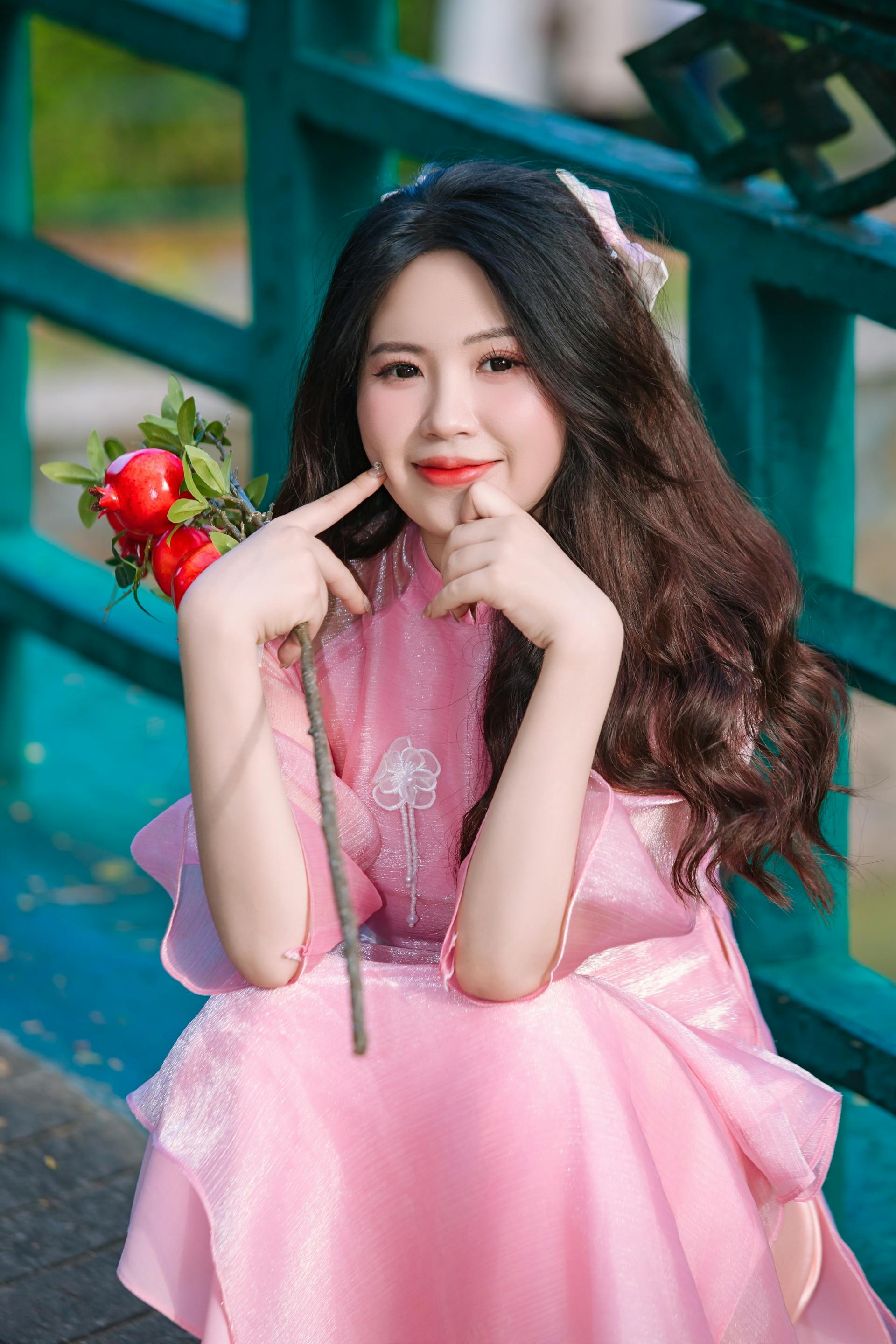 Áo dài hồng, áo dài, tết, xuân, cô gái, con gái ôm hoa, hoa, flower, girl - Sơn Ngọc 2