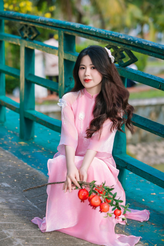 Áo dài hồng, áo dài, tết, xuân, cô gái, con gái ôm hoa, hoa, flower, girl - Sơn Ngọc