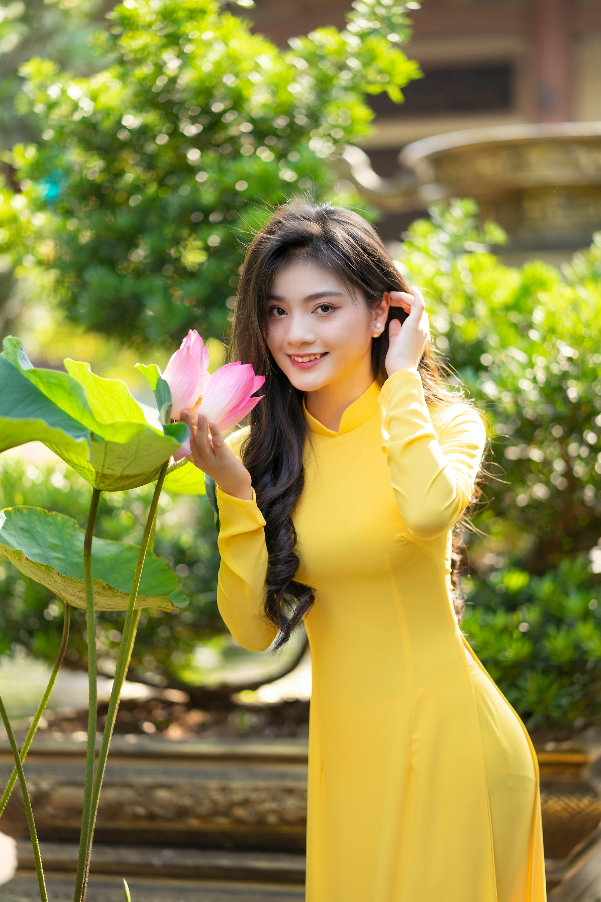 Áo dài, áo dài Việt Nam, áo dài màu vàng, con gái, girl, truyền thống, Việt Nam - Tú Nguyễn 2