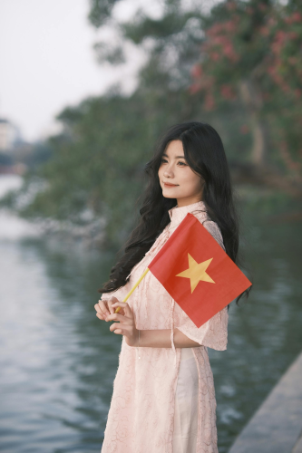 Áo dài, lá cờ Việt Nam, lá cờ, cờ đỏ sao vàng, flag, con gái, girl, Việt Nam - TBD Tuyên 3