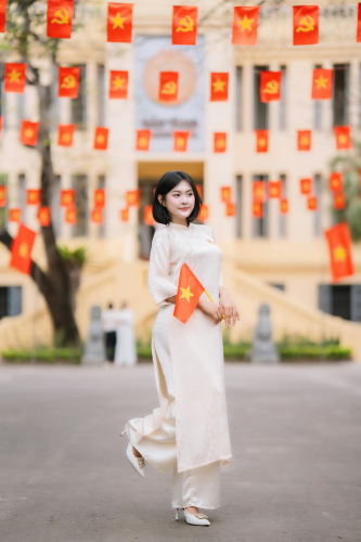 Áo dài, con gái, girl, Thành phố Hồ Chí Minh, cờ đỏ sao vàng, flag, Việt Nam - Trịnh Quân 22