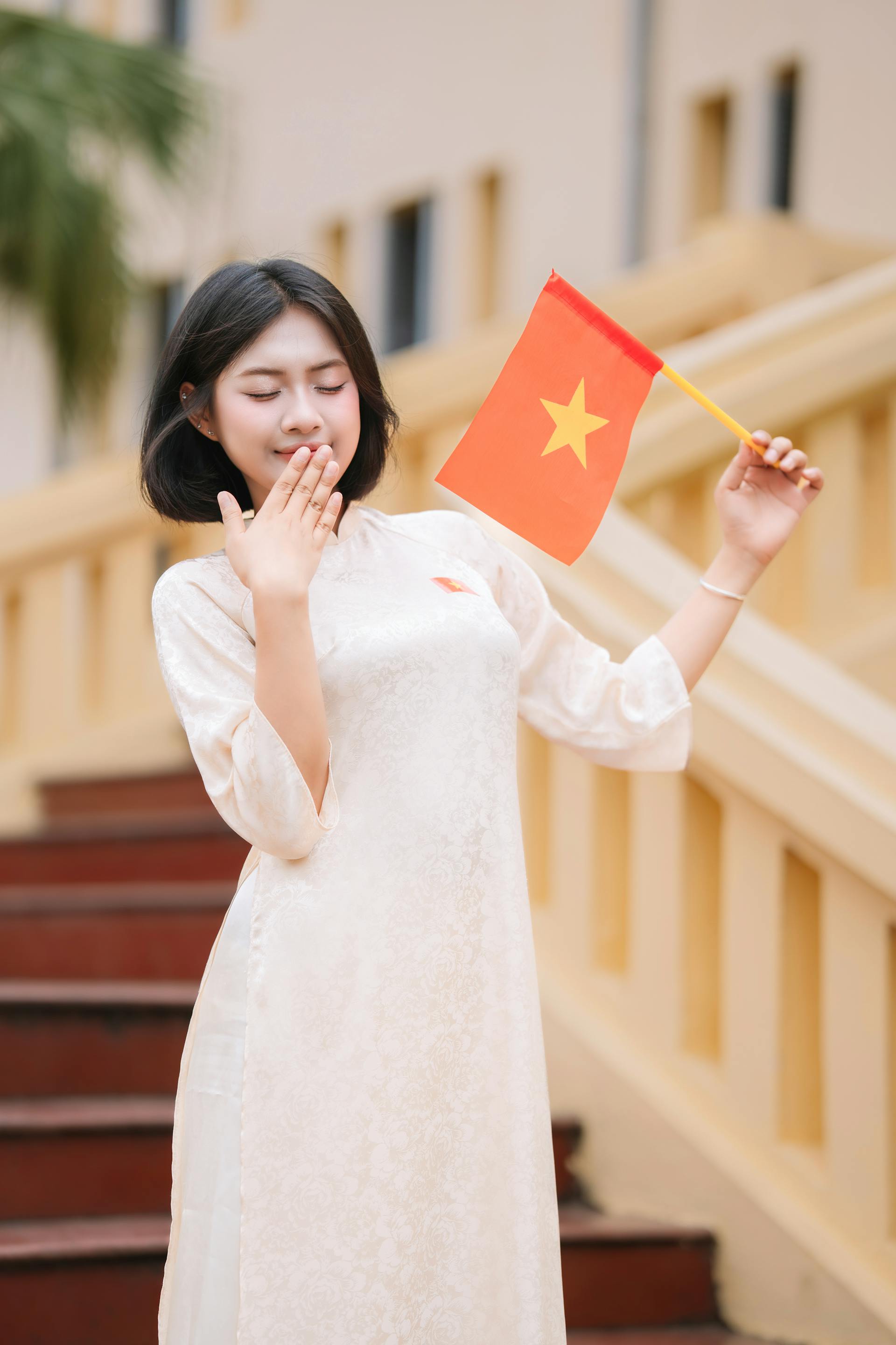 Áo dài, con gái, girl, Thành phố Hồ Chí Minh, cờ đỏ sao vàng, flag, Việt Nam - Trịnh Quân 8