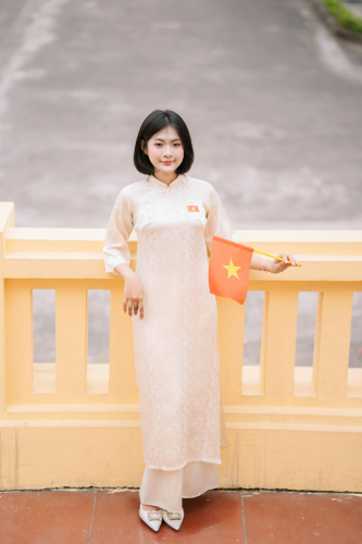 Áo dài, con gái, girl, Thành phố Hồ Chí Minh, cờ đỏ sao vàng, flag, Việt Nam - Trịnh Quân 4