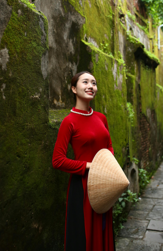 Áo dài, áo dài Việt Nam, áo dài màu đỏ, con gái, girl, truyền thống, Việt Nam - Võ Văn Tiến