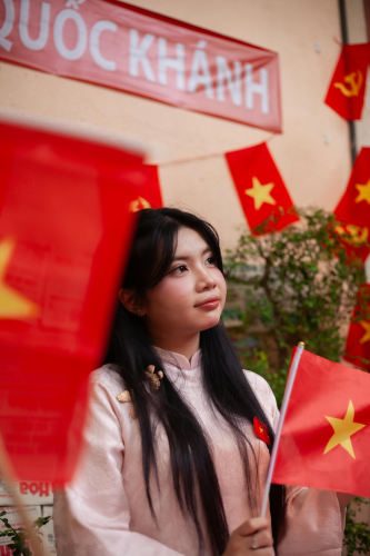 Ái dài, con gái, girl, lá cờ Viêt Nam, nón lá, truyền thống, tết, xuân, spring, Việt Nam, Hà Nội, Phố cổ - Hồng Thắng Lê 9