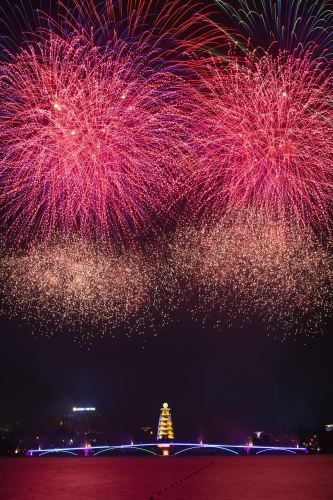 Pháo hoa, phát sáng, chúc mừng năm mới, không khí năm mới, fireworks, bright, Happy New Year, New Year atmosphere - VietFotos 1