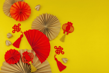 Quạt giấy và nút thắt cát tường, tết, trang trí, truyền thống, màu đỏ, màu vàng, lễ hội, thủ công, may mắn, văn hóa á đông, paper fans and chinese knots, lunar new year, decoration, festival - user17804885 9