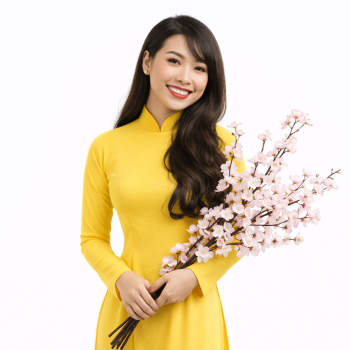 Cô gái, mỉm cười, phụ nữ, áo dài vàng, cầm nhành đào, hoa đào hồng, tết nguyên đán, truyền thống việt nam, dịu dàng, trang phục dân tộc, girl, smiling, woman, yellow ao dai 10