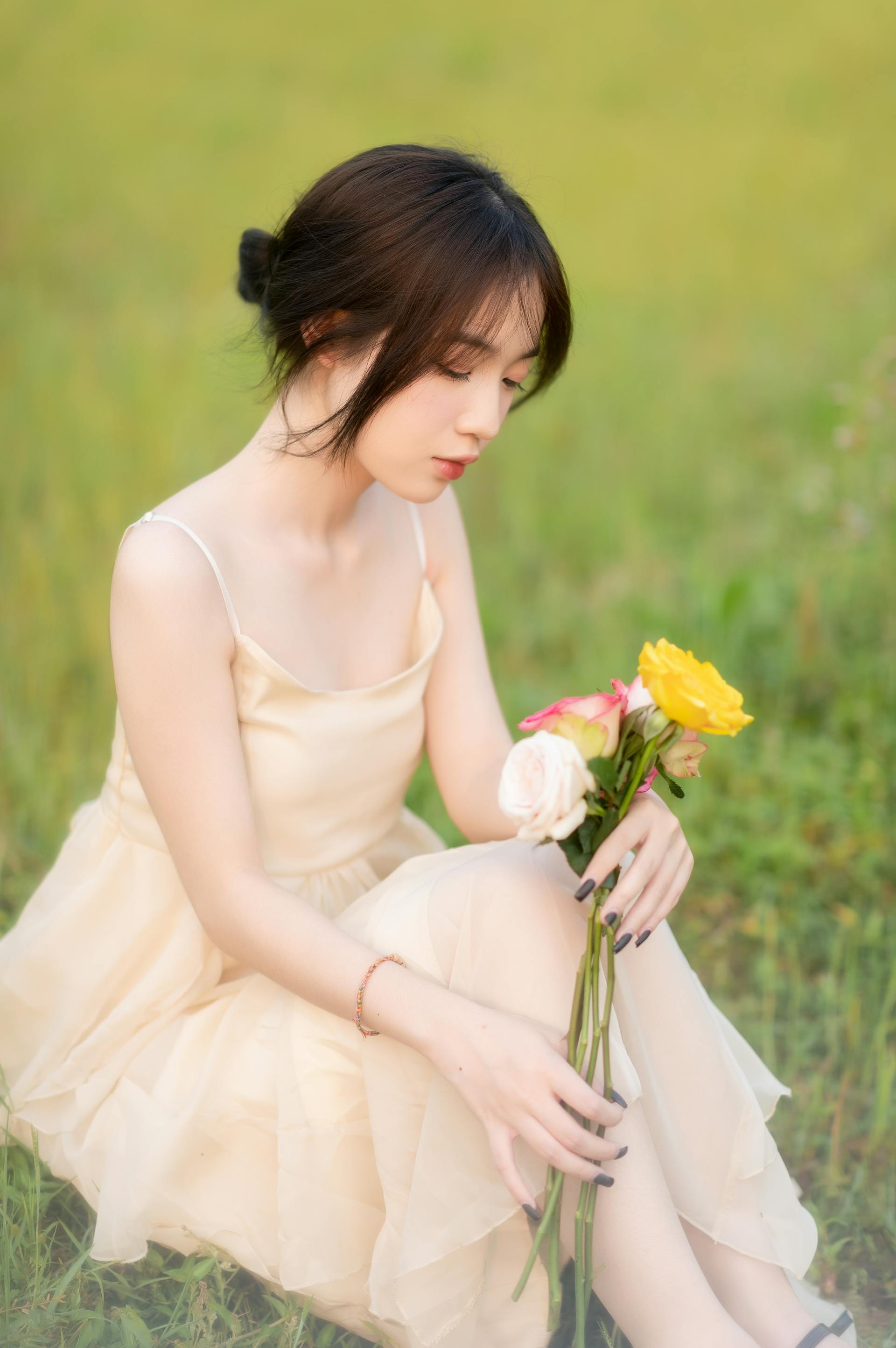 Con gái, cầm hoa - Chuot Anhls 5