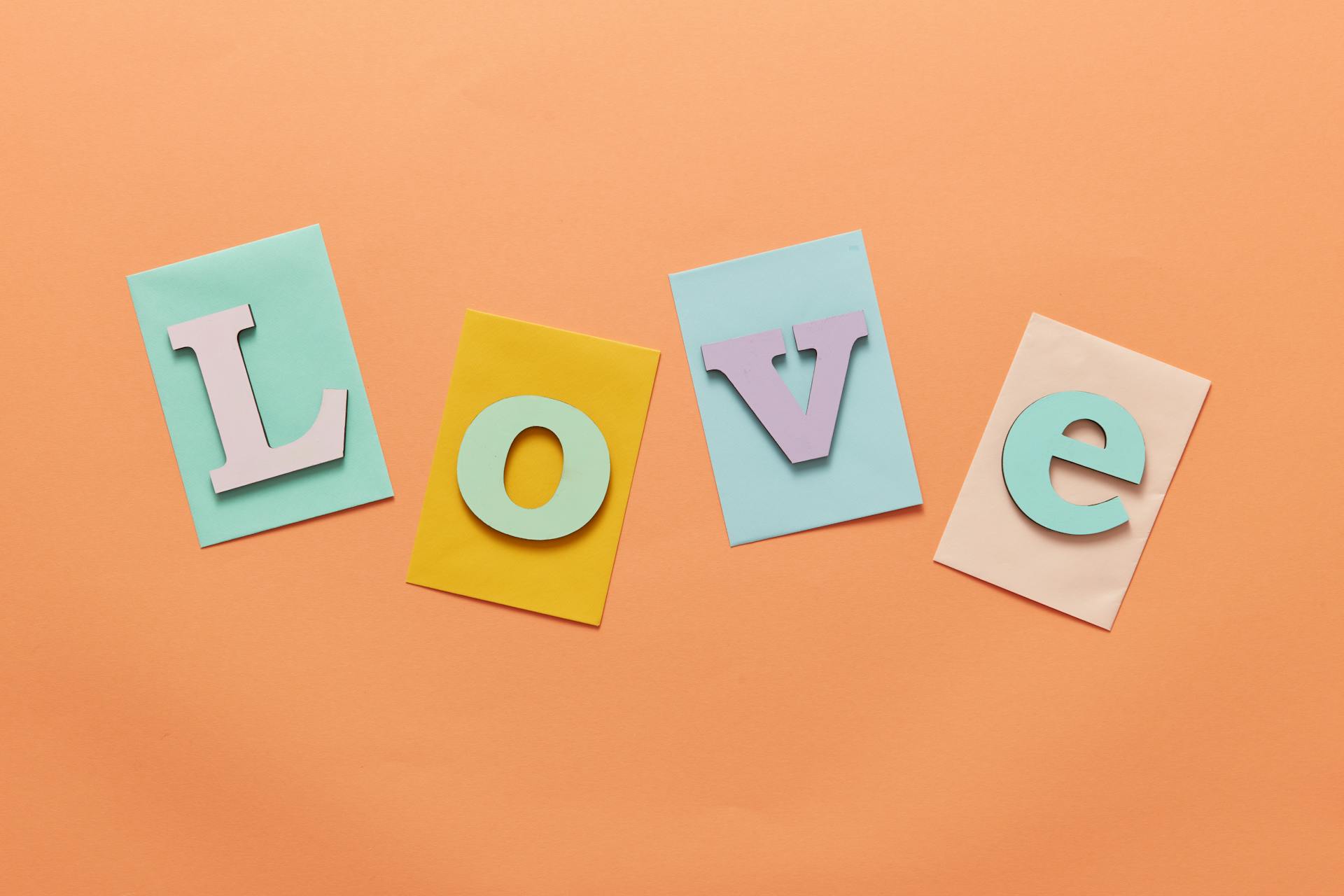 Chữ, love, mô hình - DS stories 3